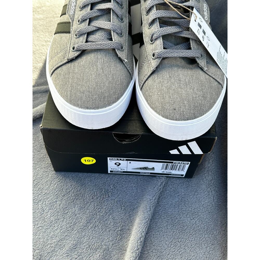Adidas Daily 3.0 Men’s 9 Gray White Casual Sneakers FW7030 New in Box - Picture 2 of 8